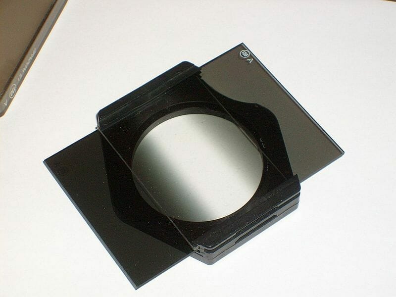 Filtro polarizzatore a lastra